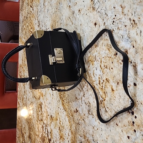 Antonio Melani Courtney Grow Gemma box purse leather black - Picture 8 of 8